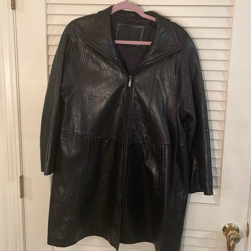 Avanti Black So Soft Leather Zip Jacket Sleek and Stylish